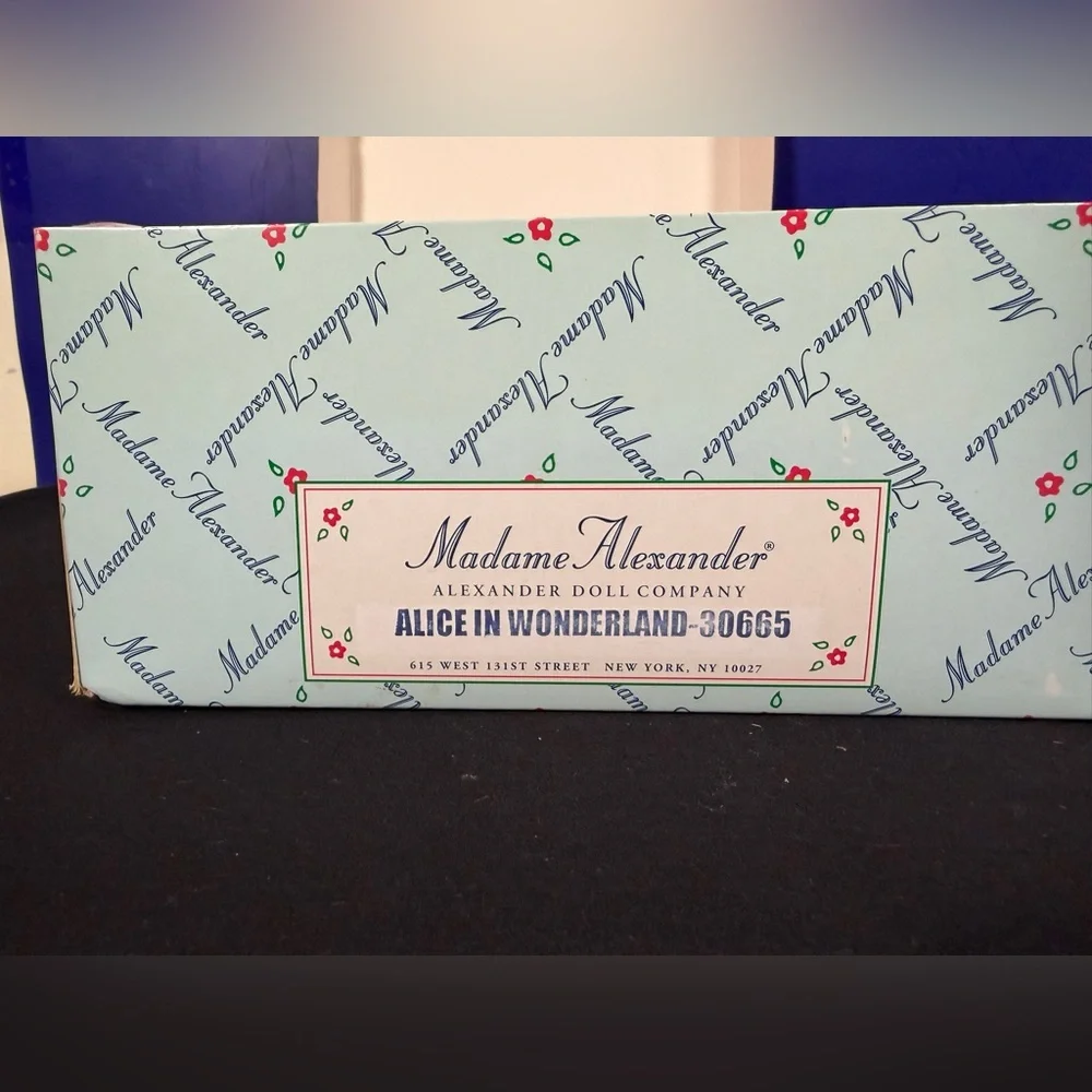 Madame Alexander 8" Doll Alice in Wonderland 30665 Tag/ White Rabbit MIB - Picture 5 of 15